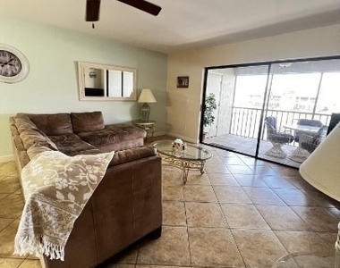 3813 Se 11th Place - Photo Thumbnail 8