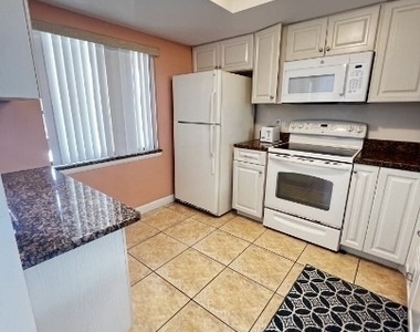 3813 Se 11th Place - Photo Thumbnail 5