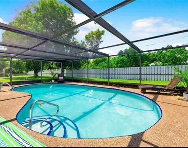 2206 Se 4th Street - Photo Thumbnail 15