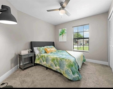 2206 Se 4th Street - Photo Thumbnail 8