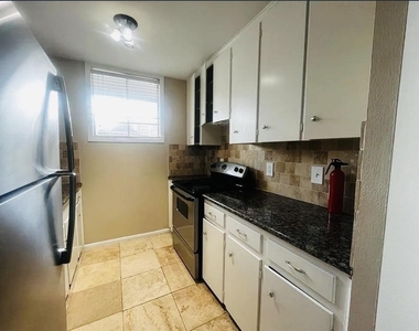 5123 Del Monte Drive - Photo Thumbnail 5