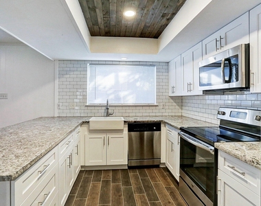10458 Hammerly Boulevard - Photo Thumbnail 3
