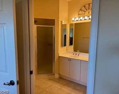 1502 Sw 50th Street - Photo Thumbnail 24