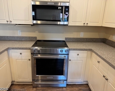1502 Sw 50th Street - Photo Thumbnail 10