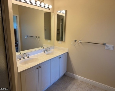 1502 Sw 50th Street - Photo Thumbnail 22