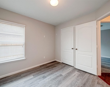 1807 Hidden Breeze Drive - Photo Thumbnail 36