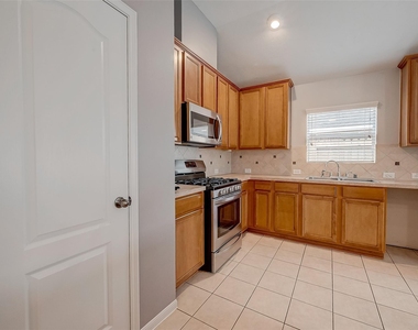 1807 Hidden Breeze Drive - Photo Thumbnail 24