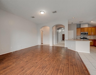 1807 Hidden Breeze Drive - Photo Thumbnail 17