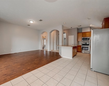 1807 Hidden Breeze Drive - Photo Thumbnail 16