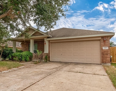1807 Hidden Breeze Drive - Photo Thumbnail 2