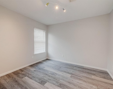 1807 Hidden Breeze Drive - Photo Thumbnail 33