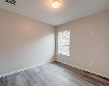 1807 Hidden Breeze Drive - Photo Thumbnail 34