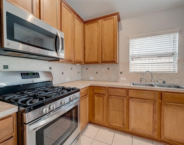 1807 Hidden Breeze Drive - Photo Thumbnail 25