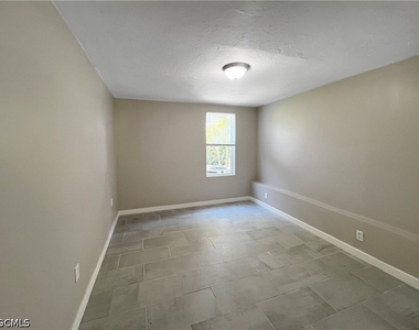 1615 Evans Avenue - Photo Thumbnail 7