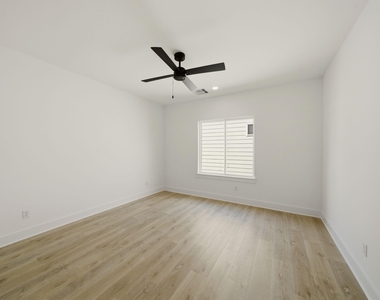 1512 Barbee Street - Photo Thumbnail 12