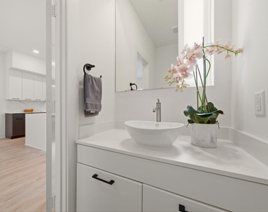 1512 Barbee Street - Photo Thumbnail 17