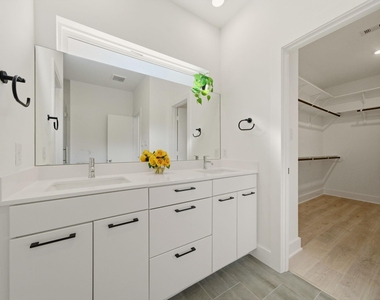 1512 Barbee Street - Photo Thumbnail 20