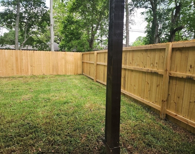2651 Beaumont Avenue - Photo Thumbnail 12