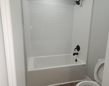 2651 Beaumont Avenue - Photo Thumbnail 29