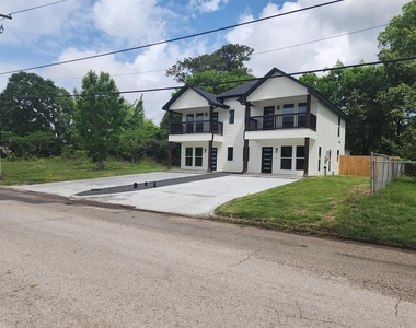 2651 Beaumont Avenue - Photo Thumbnail 2