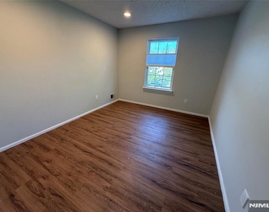197 Larch - Photo Thumbnail 9