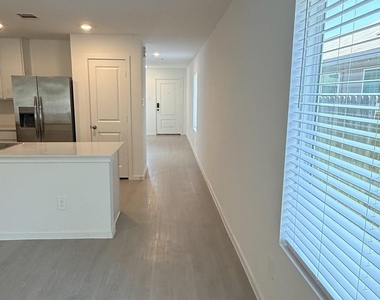 22724 Hackberry Leaf Drive - Photo Thumbnail 12