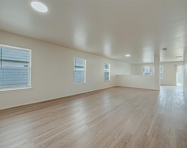 20807 Baronsledge Lane - Photo Thumbnail 9