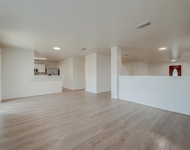 20807 Baronsledge Lane - Photo Thumbnail 12