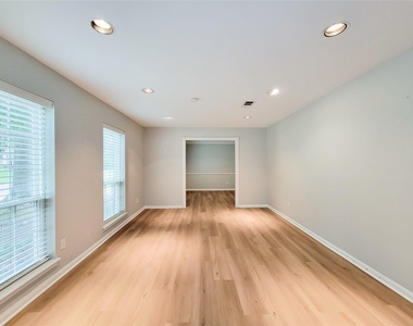 13406 Glen Erica Drive - Photo Thumbnail 2