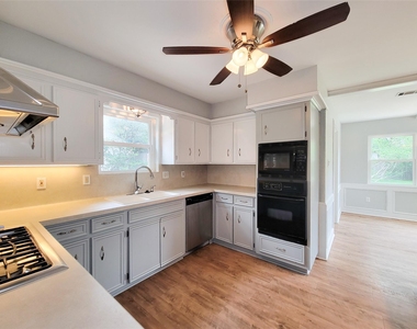 13406 Glen Erica Drive - Photo Thumbnail 16