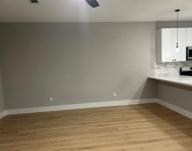 9914 Fillmore - Photo Thumbnail 4