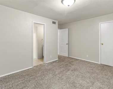 11002 Hammerly Boulevard - Photo Thumbnail 4