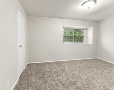 11002 Hammerly Boulevard - Photo Thumbnail 5