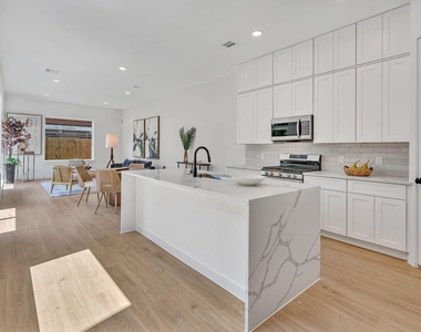 3620 Sauer Street - Photo Thumbnail 9