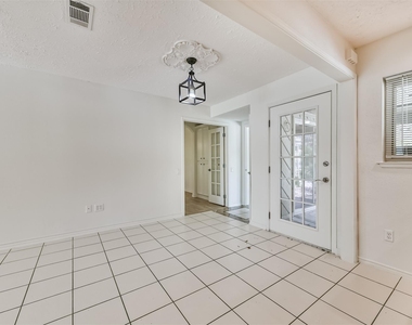 807 Stadium Circle - Photo Thumbnail 12
