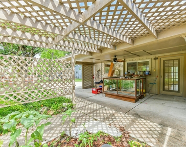 807 Stadium Circle - Photo Thumbnail 27