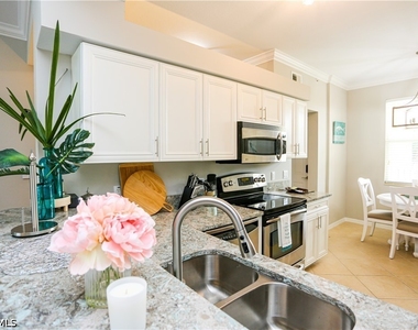 10275 Heritage Bay Boulevard - Photo Thumbnail 4