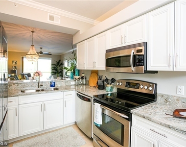 10275 Heritage Bay Boulevard - Photo Thumbnail 17