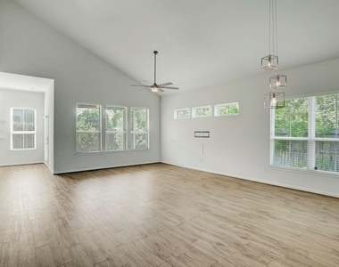 3413 Omega Street - Photo Thumbnail 6