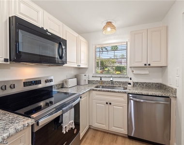 501 Forest Lakes Boulevard - Photo Thumbnail 11