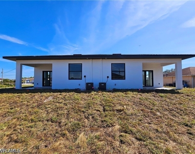 1100 Homer Avenue S - Photo Thumbnail 3