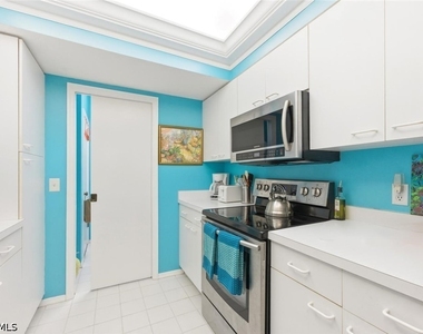 110 Siena Way - Photo Thumbnail 15