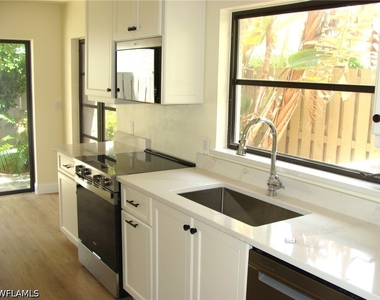 857 Reef Point Circle - Photo Thumbnail 12