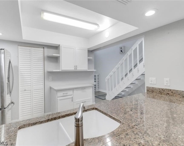 790 Meadowland Drive - Photo Thumbnail 8