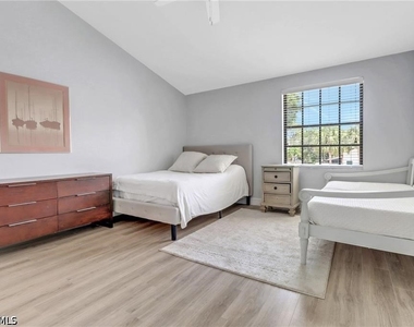 790 Meadowland Drive - Photo Thumbnail 17