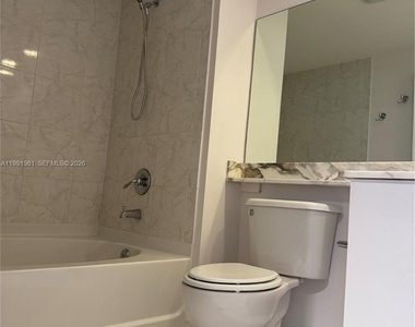 18800 Ne 29 Avenue - Photo Thumbnail 8
