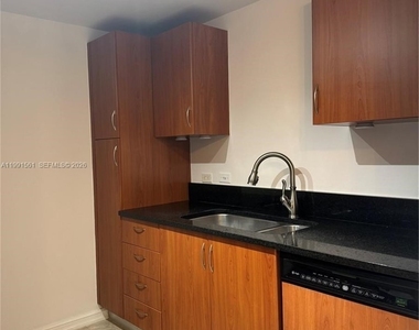 18800 Ne 29 Avenue - Photo Thumbnail 1