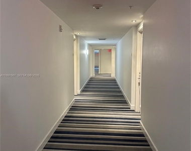 18800 Ne 29 Avenue - Photo Thumbnail 13