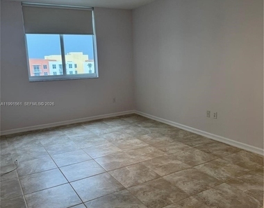 18800 Ne 29 Avenue - Photo Thumbnail 4