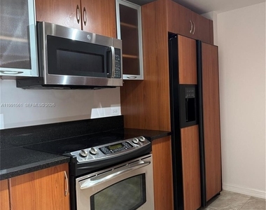 18800 Ne 29 Avenue - Photo Thumbnail 2